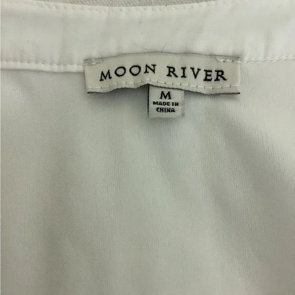 Moon River Dress Womens
Medium Ivory Embroidered Eyelet Puff Sleeves Feminine - Picture 9 of 14